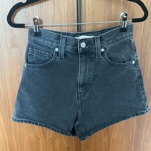 Black Levi’s Shorts